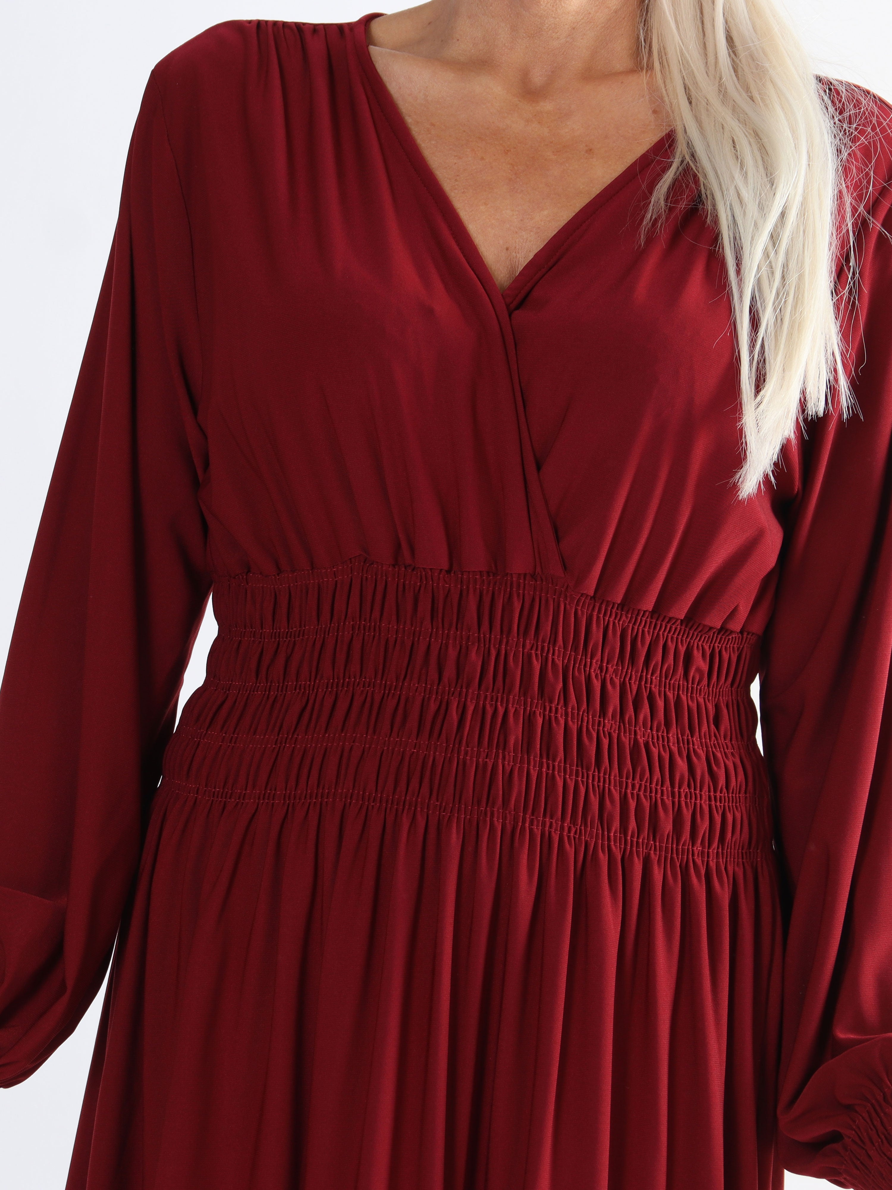 Pams Plain Midi L/S - Elastisk klänning i plus size med smock